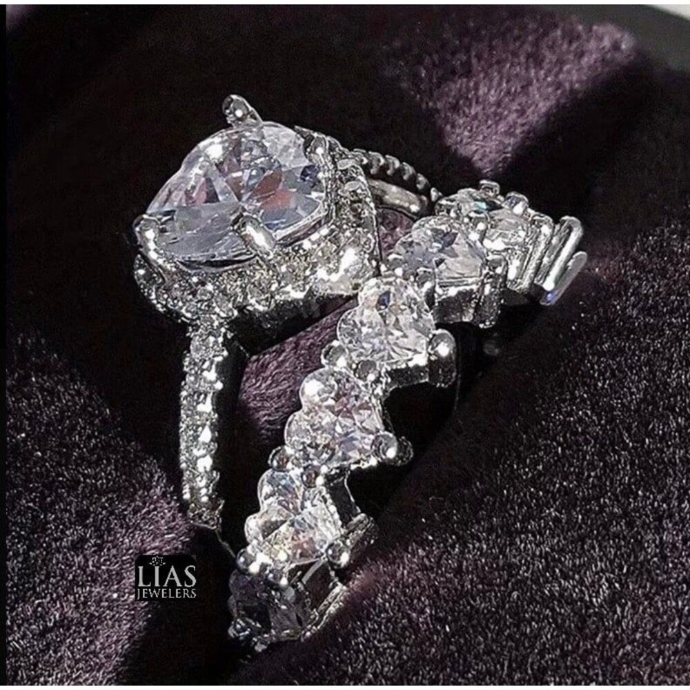 New 18k white gold wedding ring set